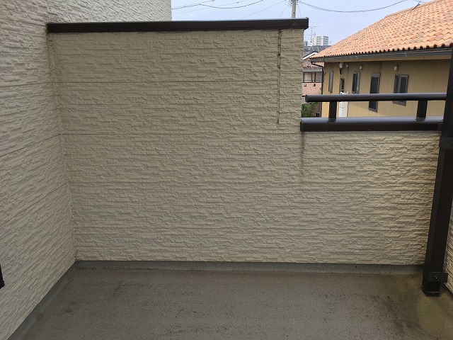 石材調の意匠サイディング